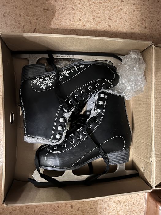 Коньки для катания 36.5 р