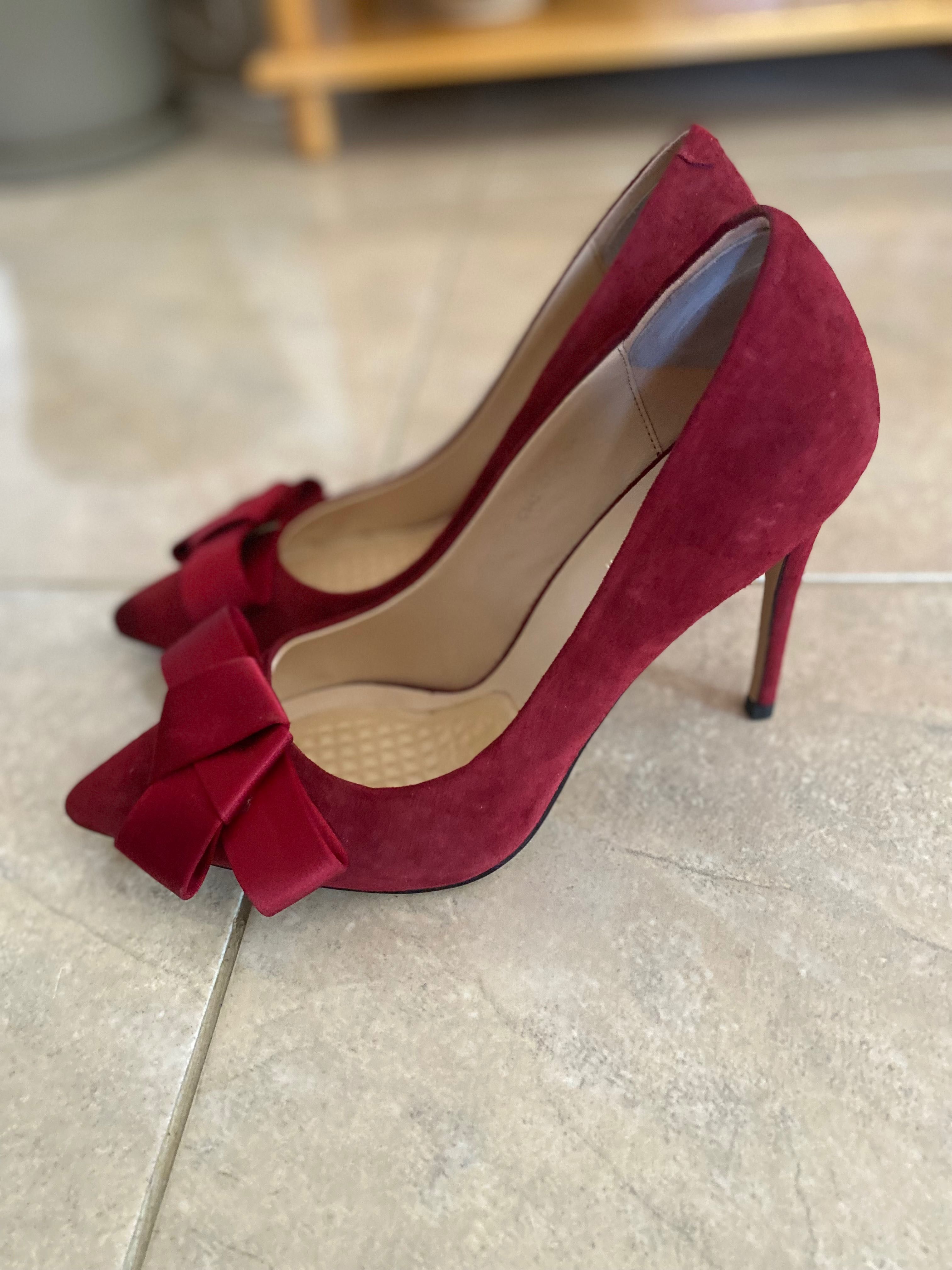 Елегантни обувки в цвят бордо