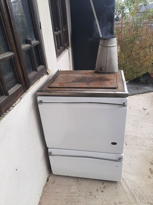 Vând soba pe motorina