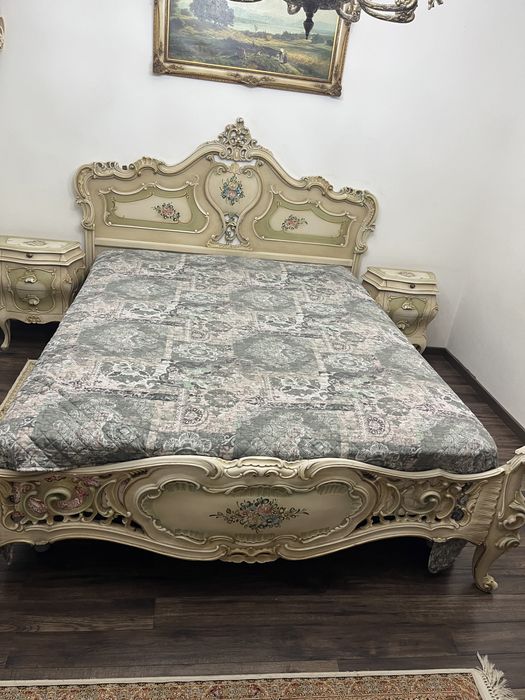 Pat cu noptiere si comoda ( stil venetian)