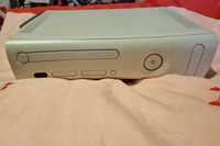 Конзола XBOX 360 60 gb,джойстик,три игри и камера..