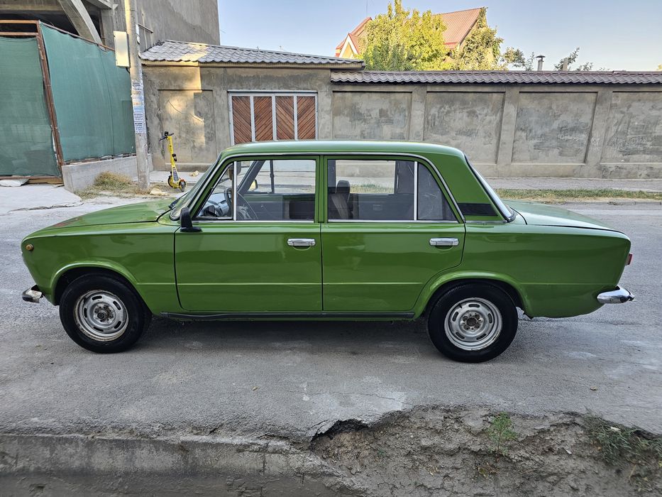 Жигули ваз 21011