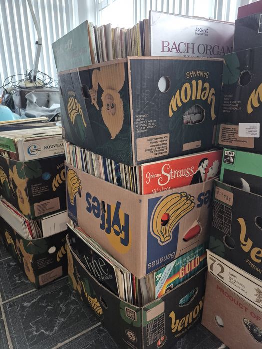 Lot Discuri Vinil colectie 7500 in stare buna cu muzica clasică 

- To