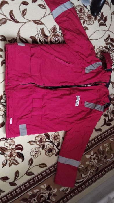 Продам зимнюю спецовку куртку