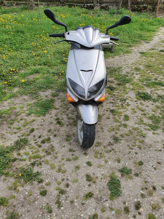 Vând scuter Peugeot
