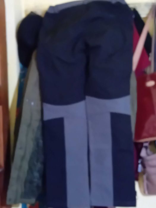 Vand geci si pantaloni de iarna