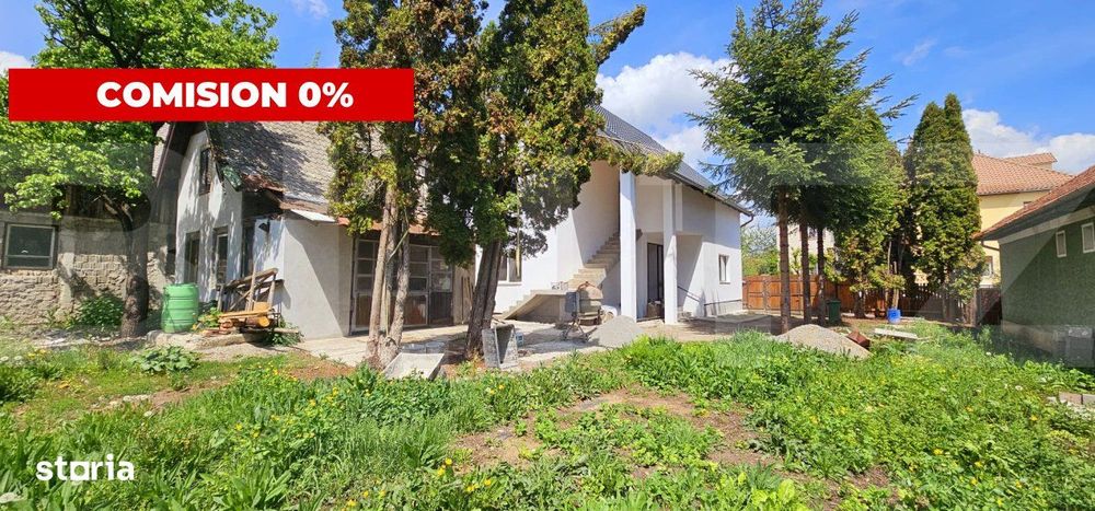 Casa spatioasa, de vanzare, cu 10 camere, 200 mp, zona semicentrala