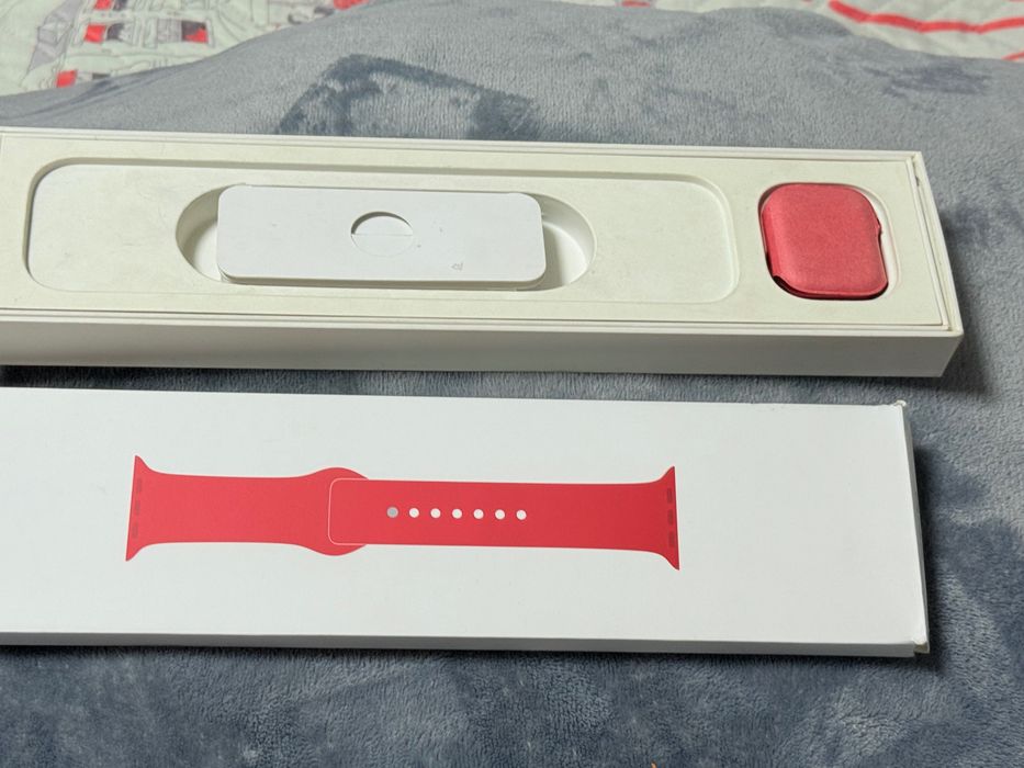 Apple Watch Series 7 (41mm) (PRODUCT)RED – GPS + Cellular