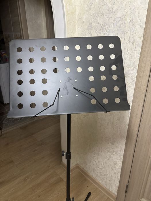 Пюпитр для нот почти новый