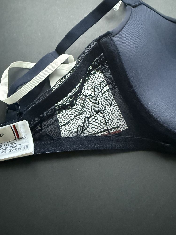Луксозен сутиен Tommy Hilfiger /70C,D; 75A,C; 80C/