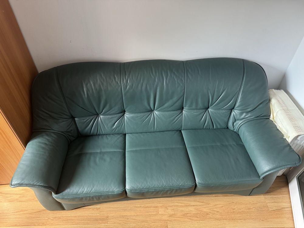 Canapea din piele naturală verde – 3 locuri, confortabilă, stare bună