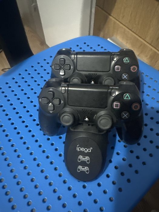 Ps4 slim 1 Tb -2джойстика с игри
