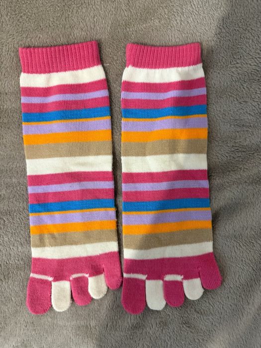 Чорапи с пръсти, нови