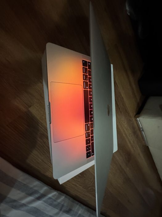 Vand Mackbook Pro 2017 ,impecabil ca si nou