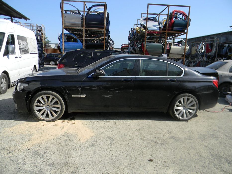 Dezmembrari  BMW 7 (F01, F02, F03, F04)  2008  > 2015 750 i Benzina