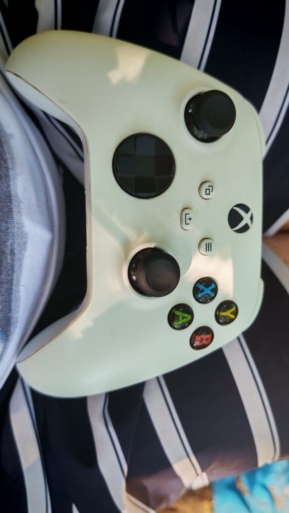 Xbox series S (употребяван/като нов)