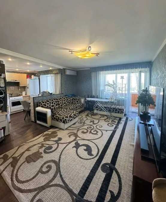 Продаётся 3-комнатная квартира, наб.им. Славского 44