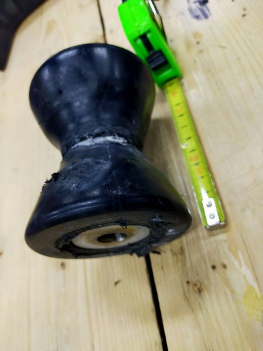 Держатель для лодки, гидроцикла на прицеп