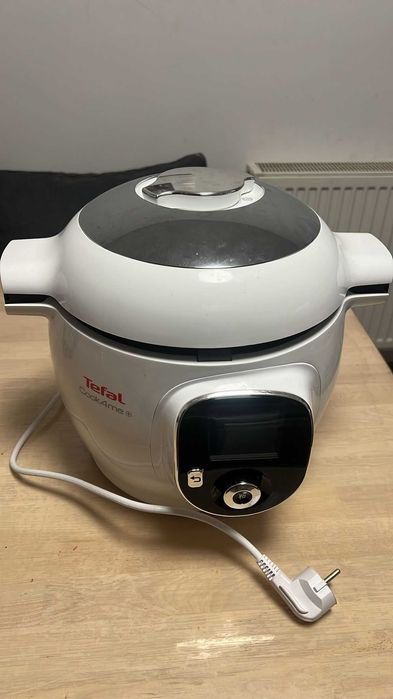 Multicooker Tefal.