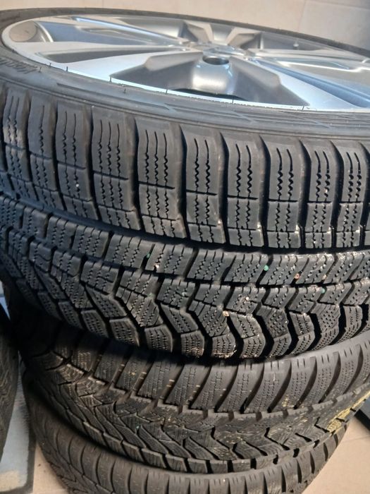 Vând cauciucuri +jante