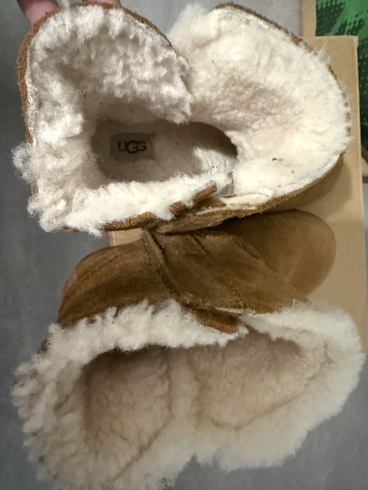 Ghetute ugg copii masura 27.5 / size 9uk