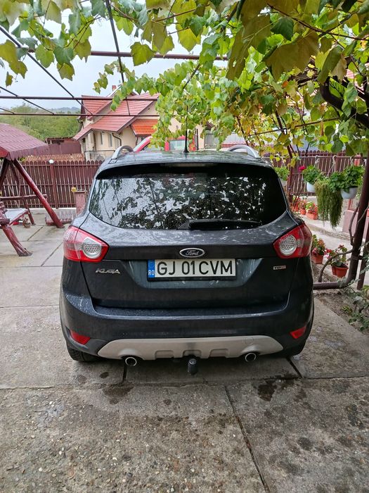 Vând Ford kuga 2010
