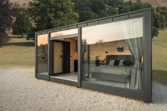 Containere premium modele cu vitrina de sticla fara rame si riflaj