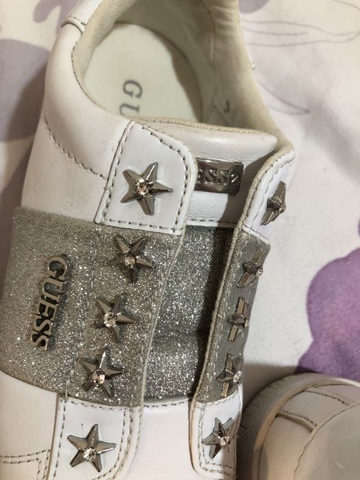 Adidasi GUESS marimea 35 originali
