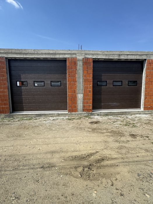 Usa garaj L2000 x H3000 gri cu geamuri -NOU!