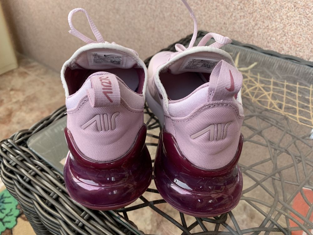 Маратонки Nike Air270