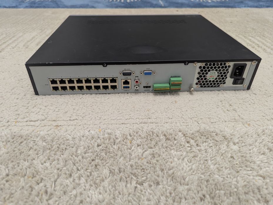 NVR Hikvision 4k 16 Porturi PoE DS-7716NI-K4/16P HDD 4TB