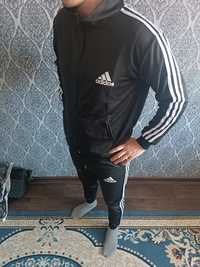 Продам спортивный костюм Adidas