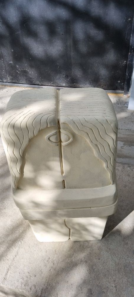 Sculptura ipsos sărutul Brancusi