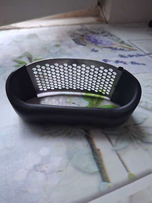 Преса за чесън Нова