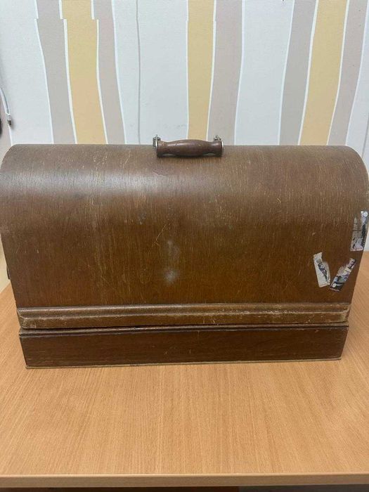 Продам швейную машины. Год выпуска 1950-60 годов