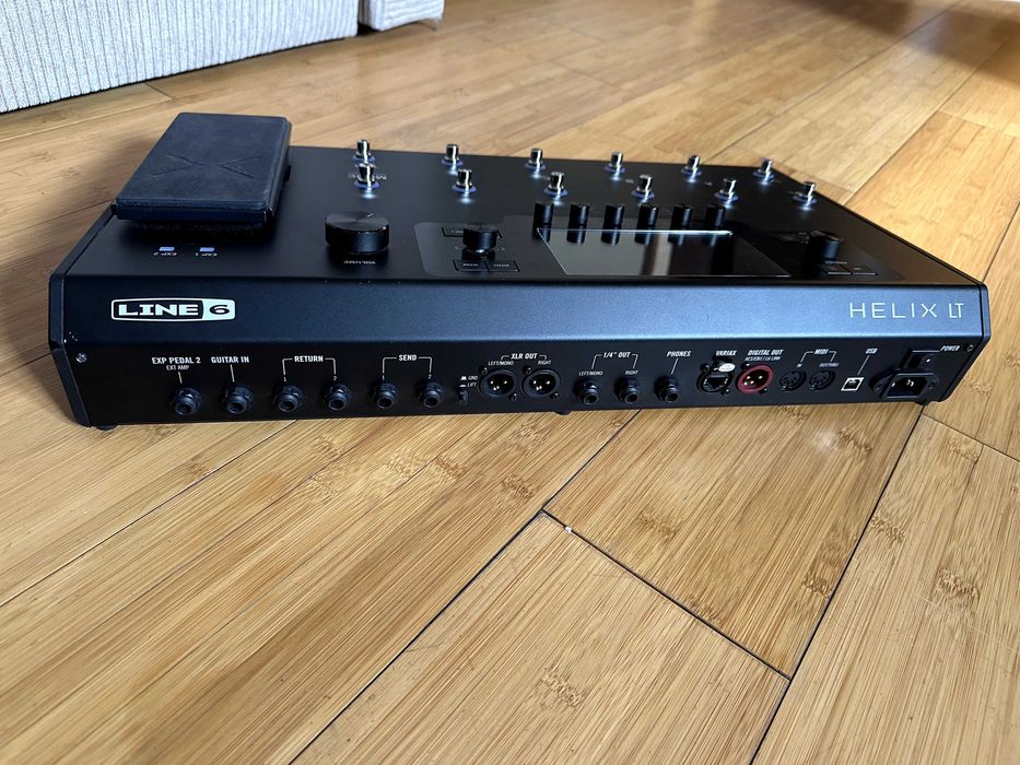 Line 6 Helix LT - гитарный процессор, в отличном состоянии