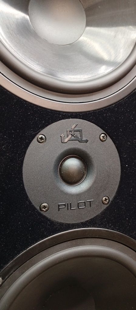Немски тонколони Pilot ST-1000
