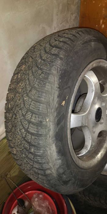 Алуминиеви джанти с гуми