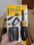 Șurubelnița profesionala cu magazie biți tip grenada toughbuilt