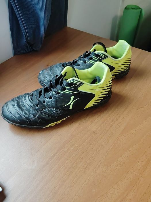 Децки Футболни обувки номер 37
