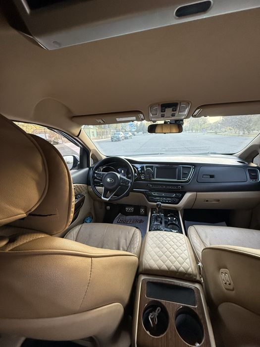 Kia carnival 2017
