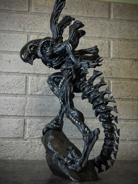 Figurină Alien (Xenomorph) – 40 cm, vopsită manual