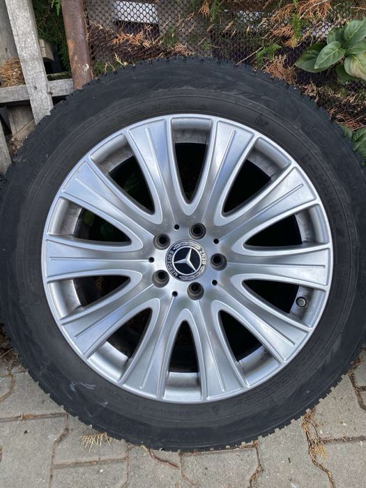 Оригинални джанти със зимни гуми Mercedes R18 5x112