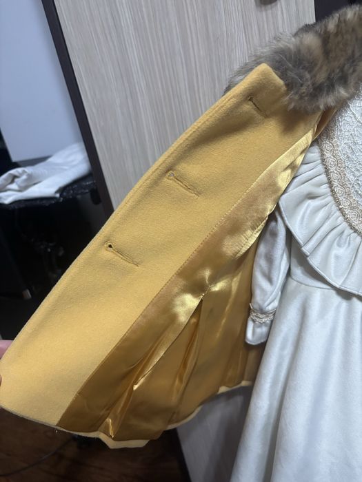 Vând palton 3-6 luni nou