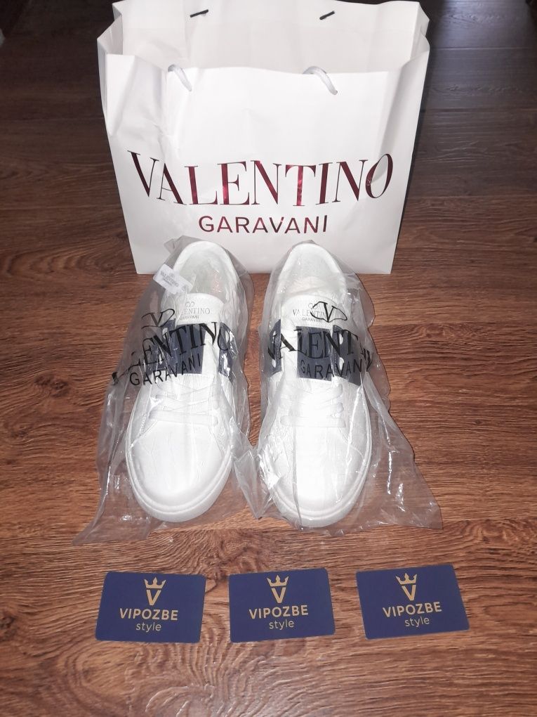 В НАЛИЧИИ Valentino Garavani