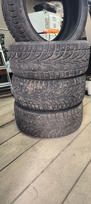 Продам зимнии шины