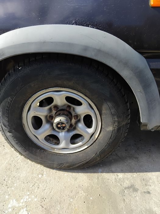 Roti nissan terrano 2.7