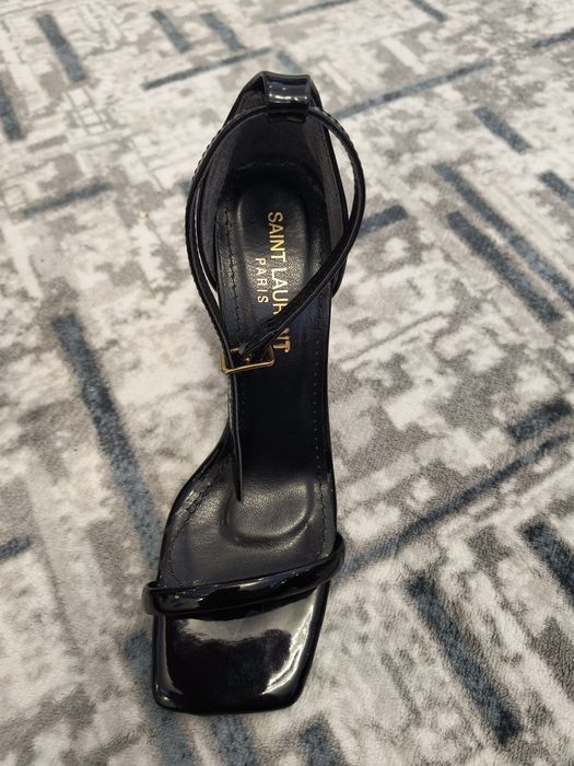 Сандали офицялни