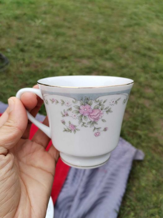 Порцеланов сервиз за чай и кафе