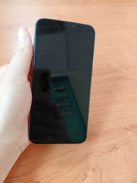 Iphone x.